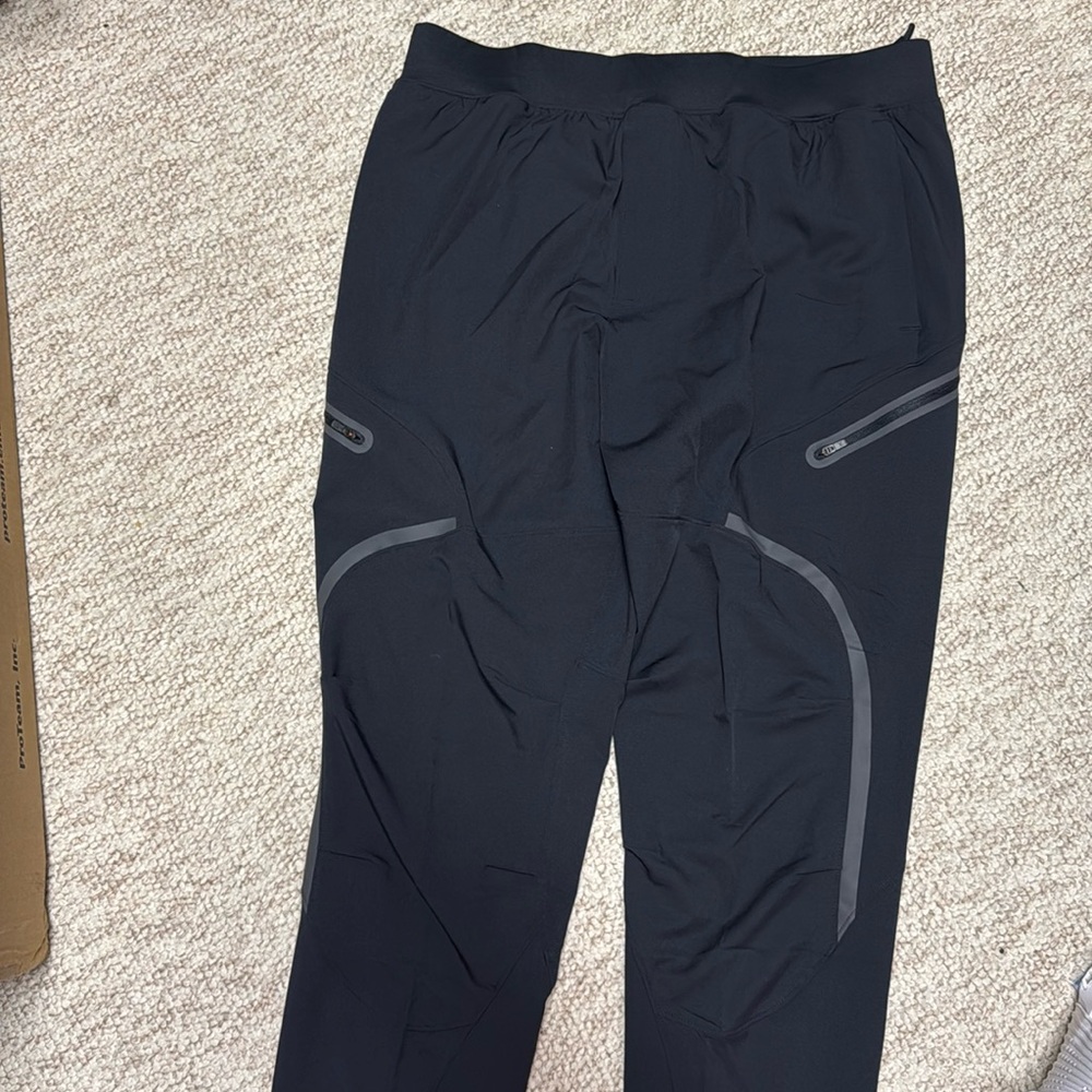 NWT Under Armour Unstoppable pants XL